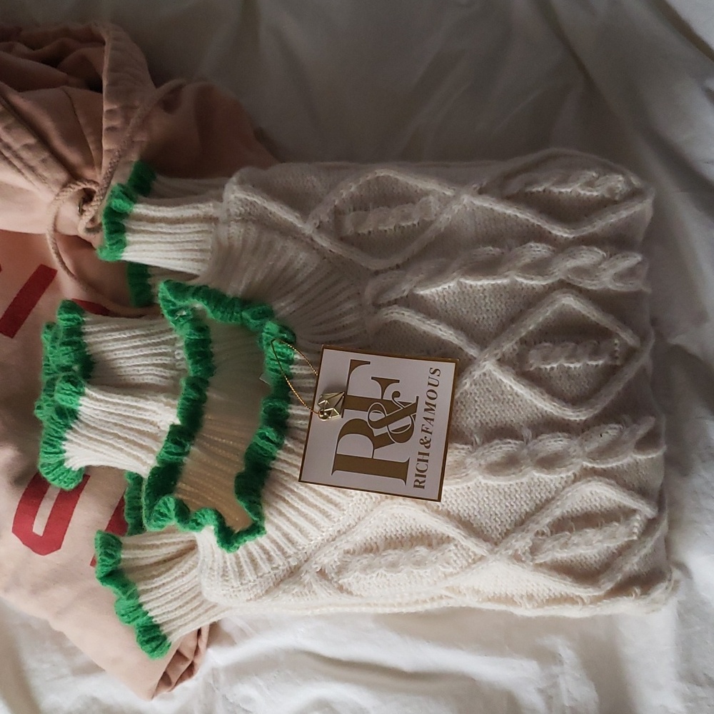 💚💚💚 RICH & FAMOUS Chunk Knit Sweater 💚💚💚